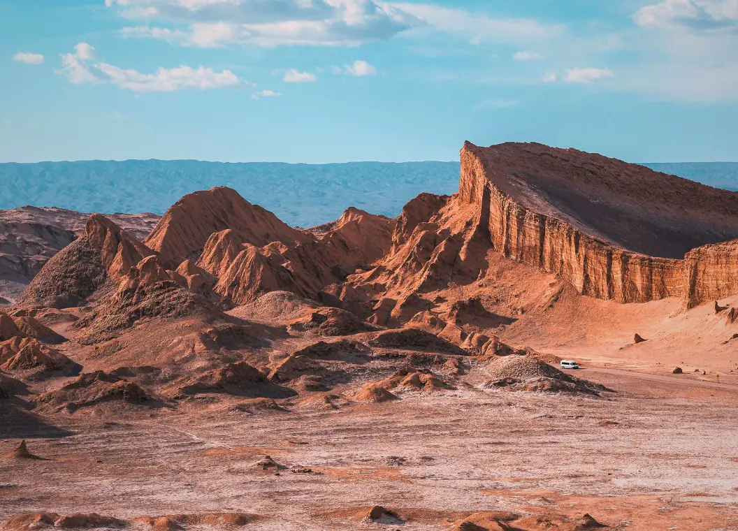 Descubre el Valle de la Luna: Un paisaje de otro planeta